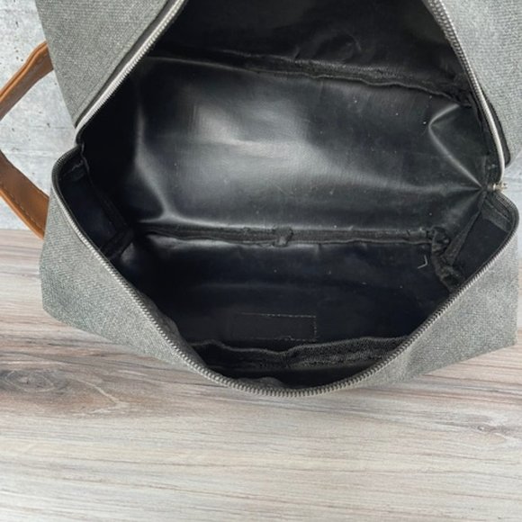 Exclusive Los Angeles Lakers canvas Dopp Kit - Picture 8 of 9